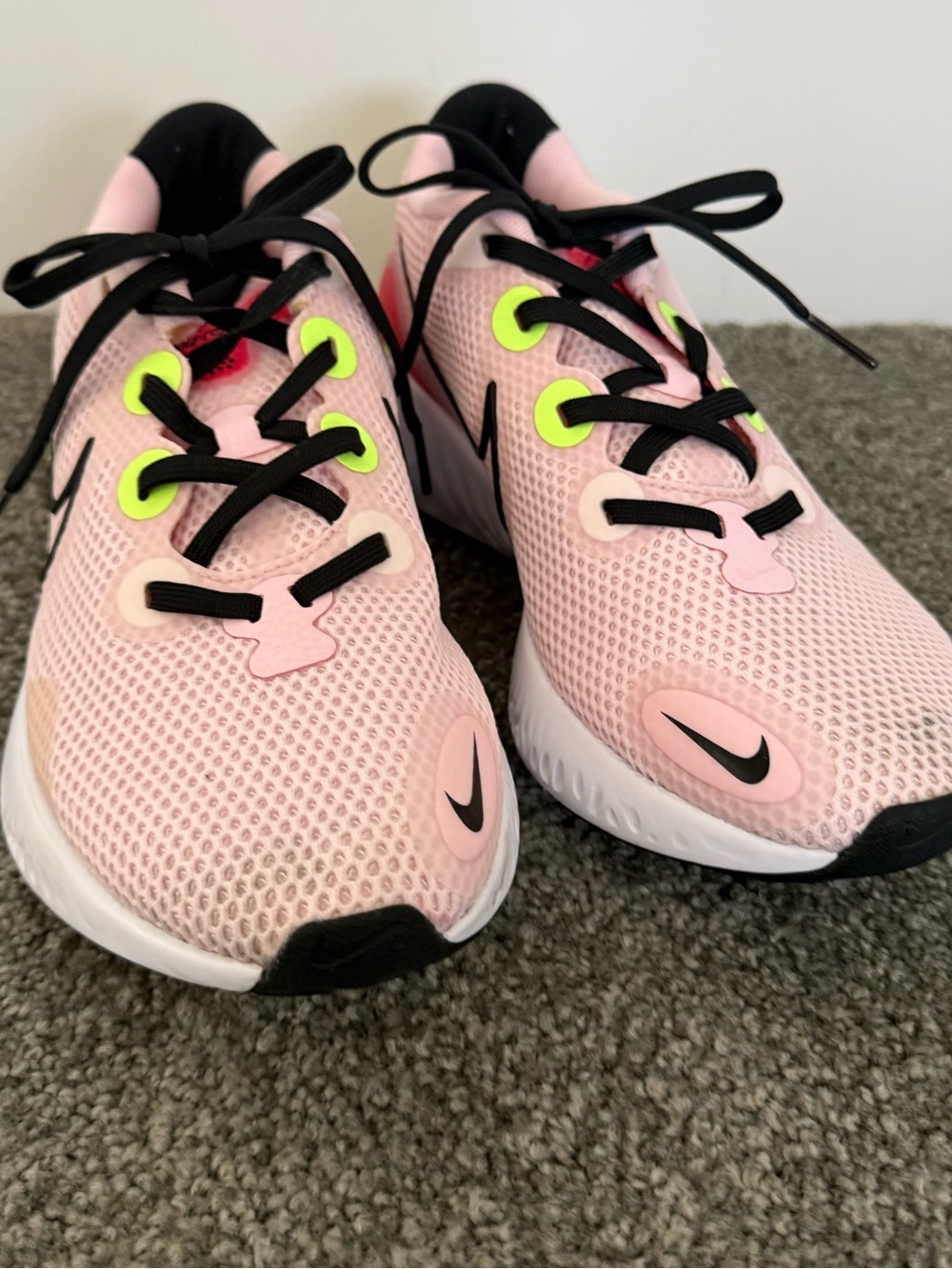 Nike Womens Pink Mesh Athletic Shoes
